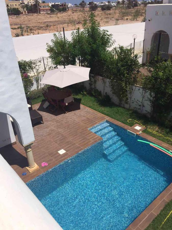 Villa Avec Piscine Triffa Exteriör bild